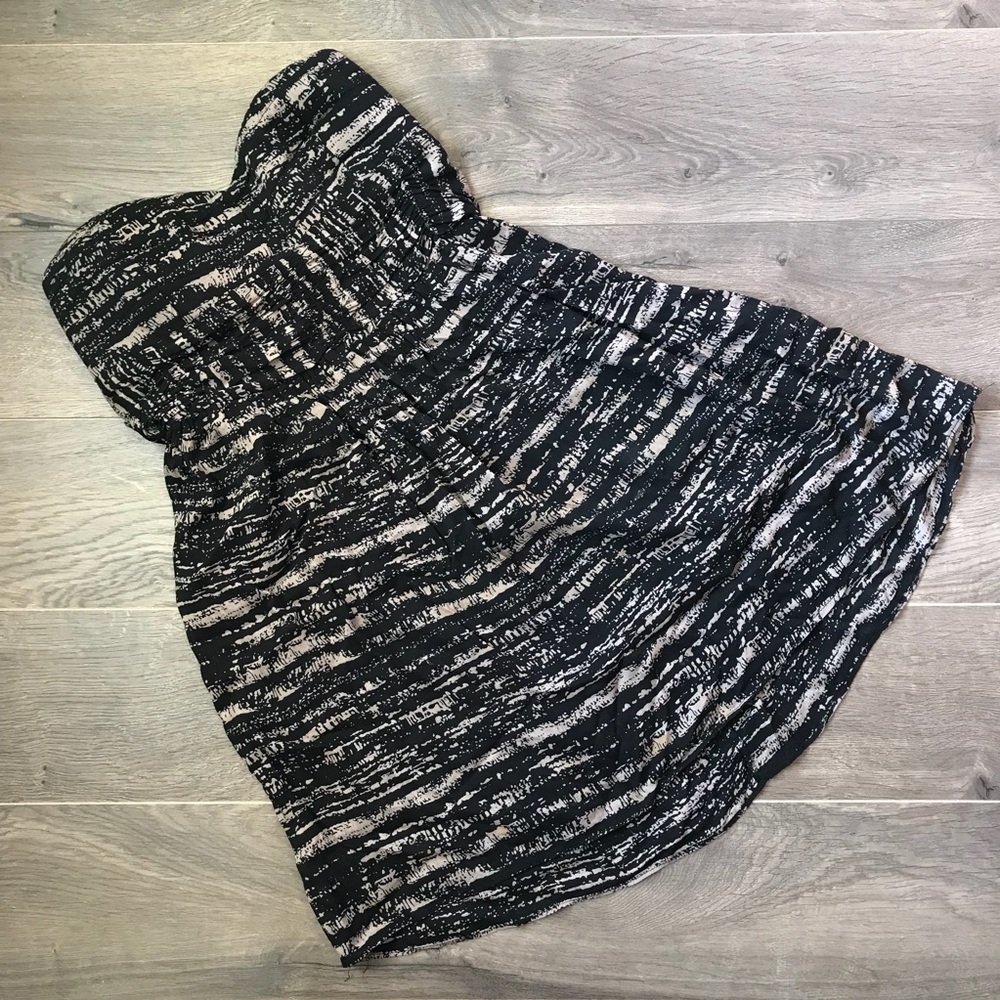 NWOT Strapless mini dress